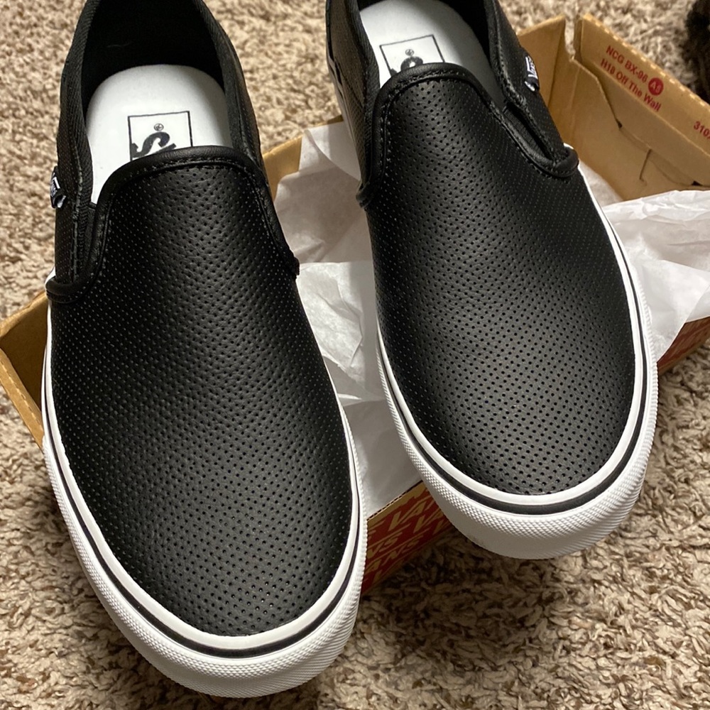 Brand New Black size 8 Asher Vans